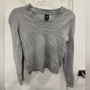 GAP Women's Heather Gray V-Neck Sweater
